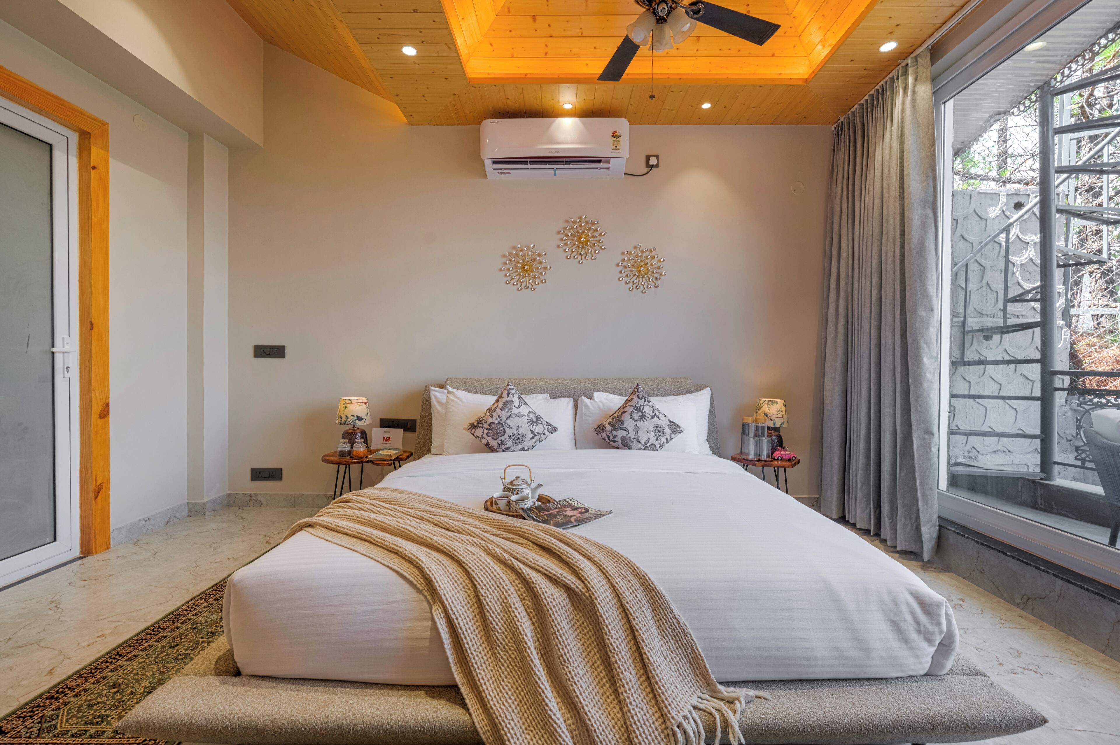 Deluxe Villa | Iron/ironing board, free WiFi