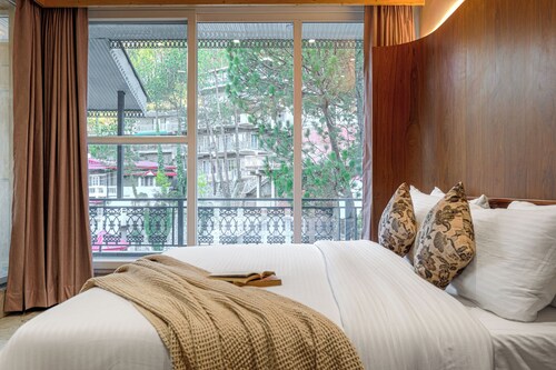ELIVAAS Bask and Blessings Meadows 3BHK