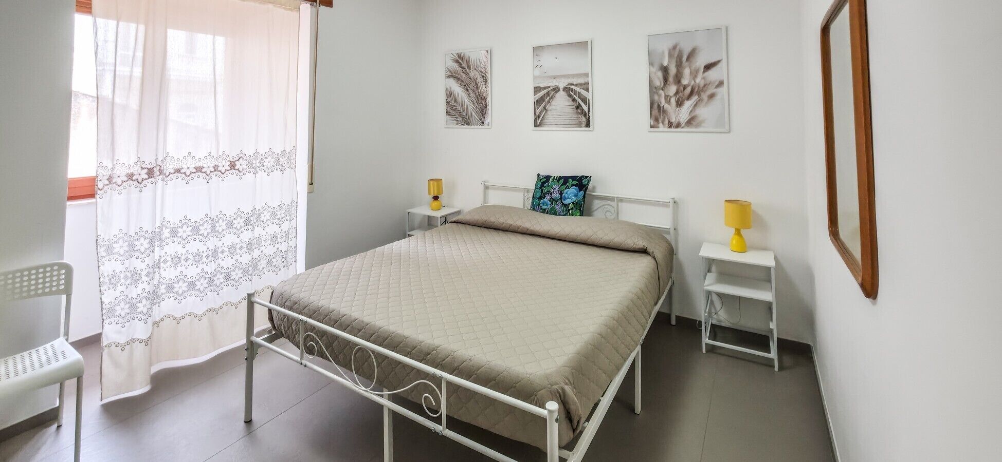 WiFi, bed sheets