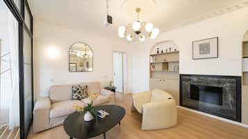 Panoramic-Apartment, 3 Schlafzimmer, Küche, Stadtblick | Wohnbereich