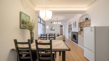 Panoramic-Penthouse, 3 Schlafzimmer, Küche, Stadtblick | Wohnbereich