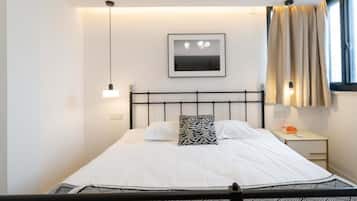 Panoramic Apartment, 3 Bedrooms, Kitchen, City View | Laptop workspace, blackout curtains, iron/ironing board, free WiFi