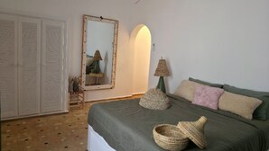 Comfort-Doppelzimmer, Gartenblick | Zimmersafe, Verdunkelungsvorhänge, kostenloses WLAN