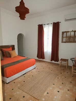 In-room safe, blackout curtains, free WiFi - Villa Dar Serenity (Ounara)