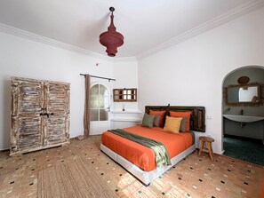 Comfort Double Room, Garden View | Peti besi dalam bilik, langsir/tirai gelap terus, Wi-fi percuma 