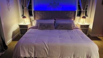 1 habitación, tabla de planchar con plancha, wifi y ropa de cama