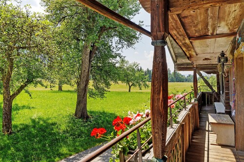Vacation Home for 9 Guests, 200 m², with Balcony and Wi-Fi