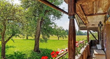 Vacation Home for 9 Guests, 200 m², with Balcony and Wi-Fi
