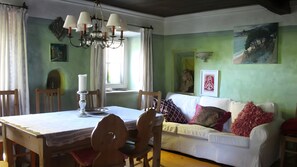Dining - Holiday Home for 9 Guests, 200 m², with Balcony and Wi-Fi (Rettenschöss)