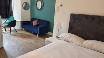 Iron/ironing board, WiFi, bed sheets