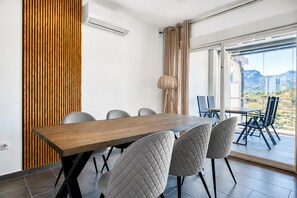 Dining - Holiday Home 'Empedrola' with Mountain Views, Shared Pool and Wi-Fi (San Dionisio)