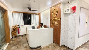 Lobby - HOTEL MOJO STAY (Ahmedabad)