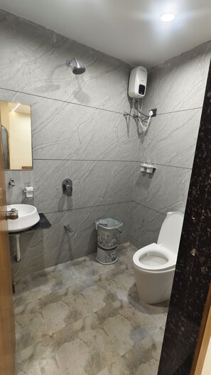 Bathroom - HOTEL MOJO STAY (Ahmedabad)