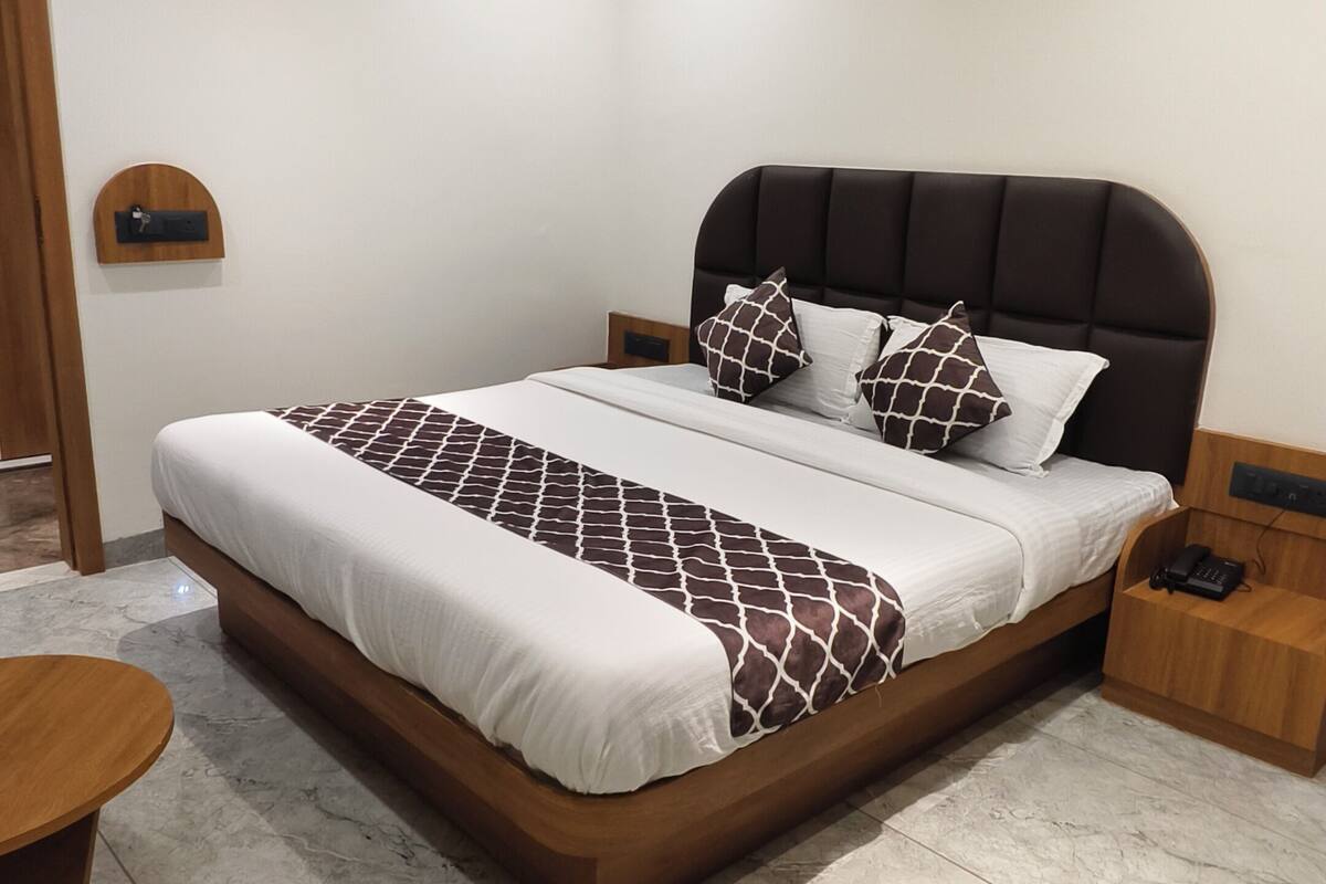 ห้องดีลักซ์ | โต๊ะทำงาน, พื้นที่ทำงานแบบใช้แล็ปท็อป, Wi-Fi ฟรี