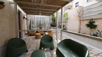 Quadrupla Junior, patio, vista giardino | Terrazza/patio
