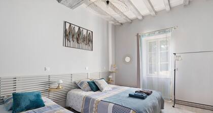 Chambre d’hôtes « Le Relais Des Hirondelles-Le Cèdre » avec Wi-Fi