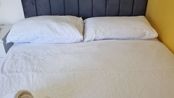 2 soverom, strykejern/-brett, wi-fi og sengetøy