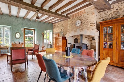Bed and Breakfast 'Le Relais Des Hirondelles-Le Verger' with Wi-Fi