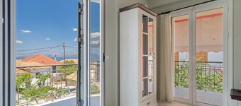 Apartment 'By The Sea 1' with Private Garden