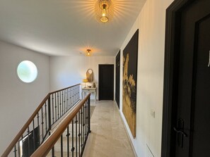 Interior - Villa in Marbella with Private Pool, Gym, and Sea Views (Marbella)