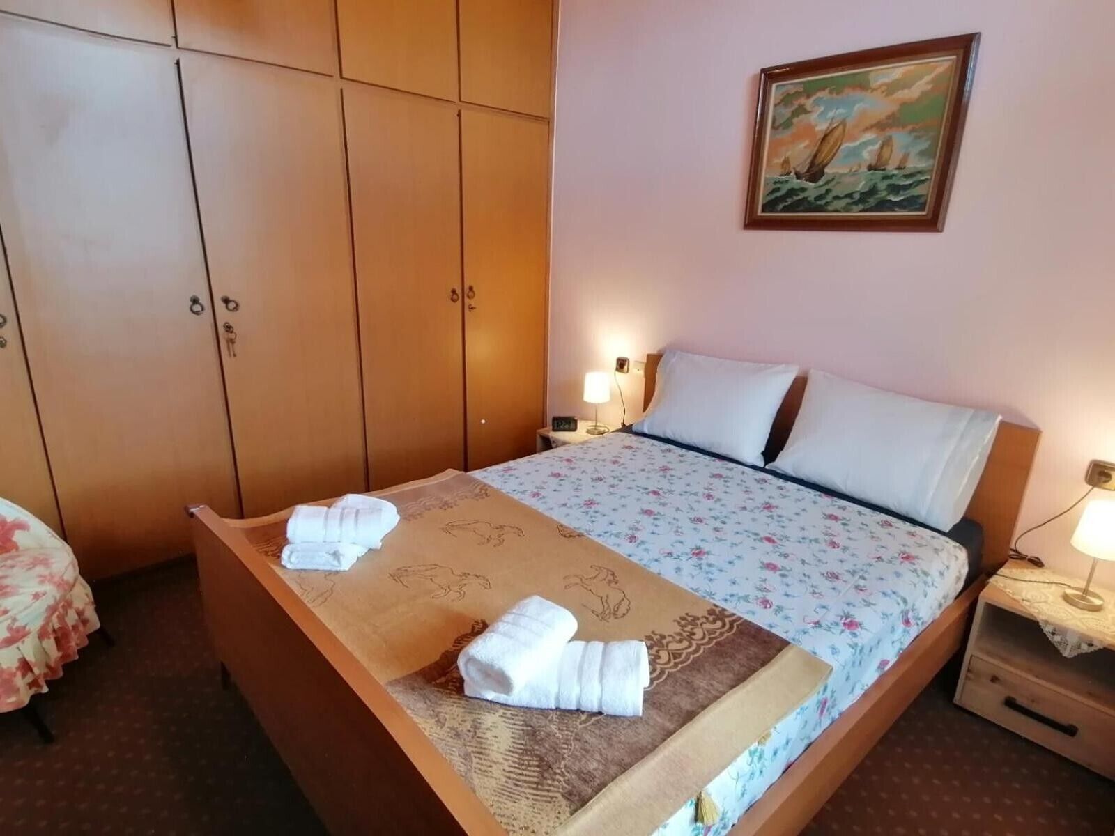 Iron/ironing board, WiFi, bed sheets, wheelchair access