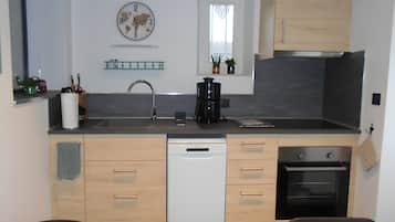 Refrigerador, microondas, horno, placa de cocina