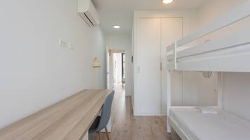 3 dormitorios, tabla de planchar con plancha, wifi y ropa de cama