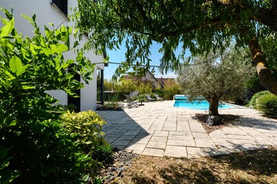 Le Vogelgarten – Villa Between Vineyards and Birdsongs