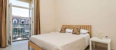 2 bedrooms, bed sheets