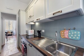 Coffee/tea maker, fridge, oven, stovetop - RomAntica near Villa Borghese: Design & Comfort in Rome’s Heart (7 Guests) (Rome)