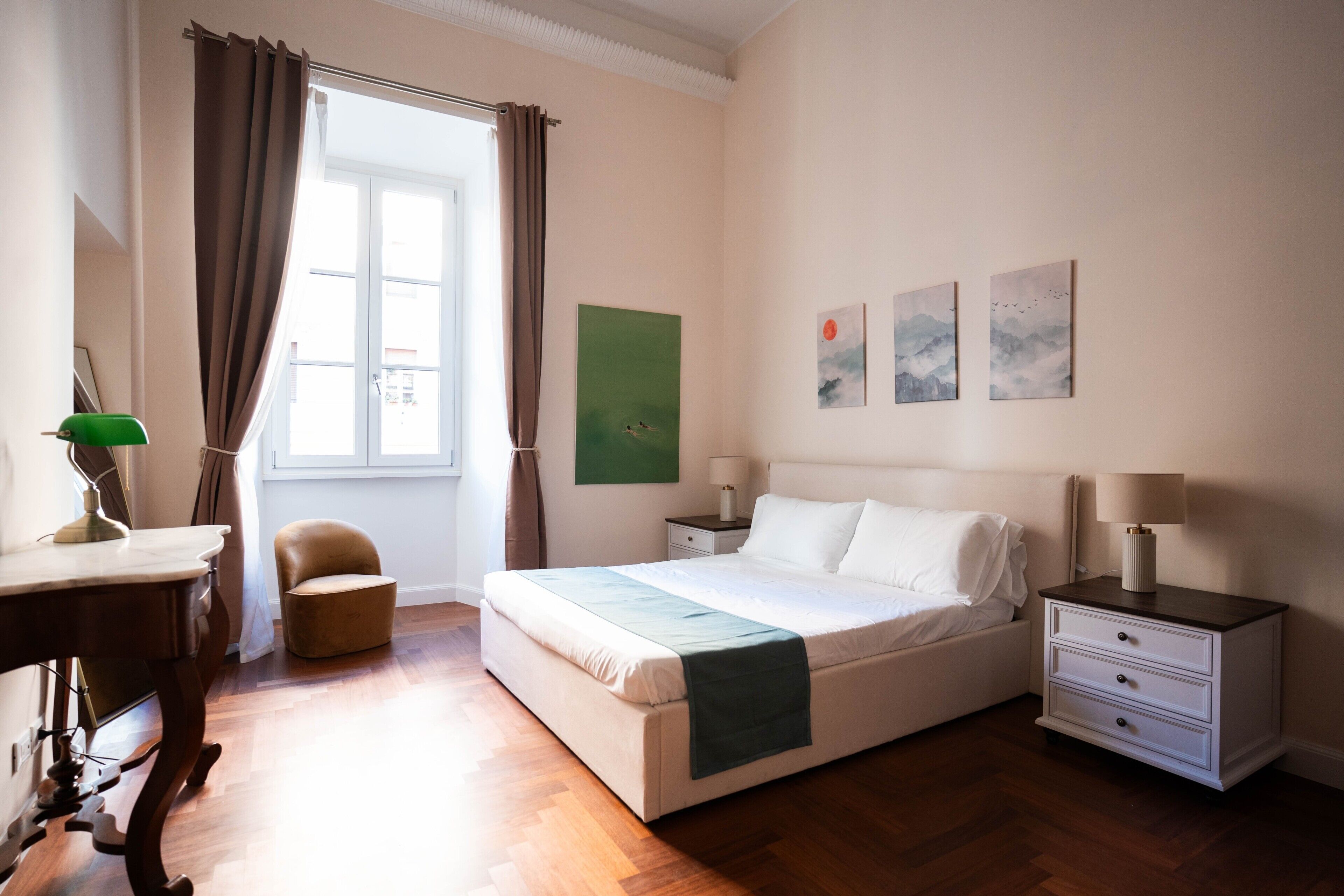 3 habitaciones, tabla de planchar con plancha, wifi y ropa de cama 