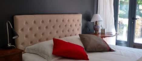 WiFi, bed sheets