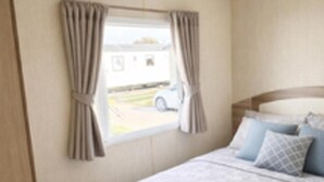 Room - Declan 3 Bedroom Caravan Sleeps 6 -balcony & Patio (Rhyl)