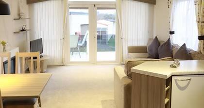 Ty Newydd Leisure Park 2-bed Caravan, Sleeps 6
