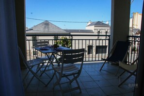 Outdoor dining - Le Phare – 5-person apartment near Les Sables d'Olonne beach, Arago district (Les Sables-d'Olonne)