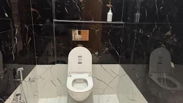 Basic Double or Twin Room | Bathroom