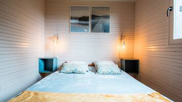 WiFi, bed sheets
