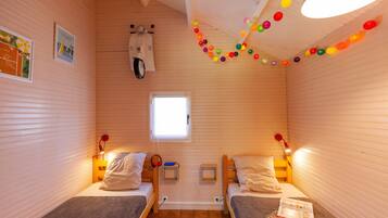 WiFi, bed sheets