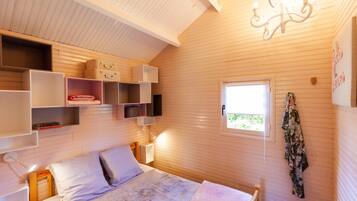 WiFi, bed sheets