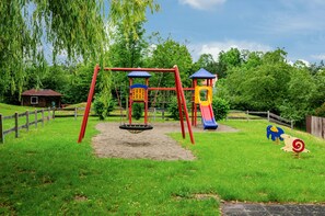 Children’s area - Bärenstein Holiday Home in Heimburg, Harz – Opening June 2026, Relaxation in the Mountains (Blankenburg)