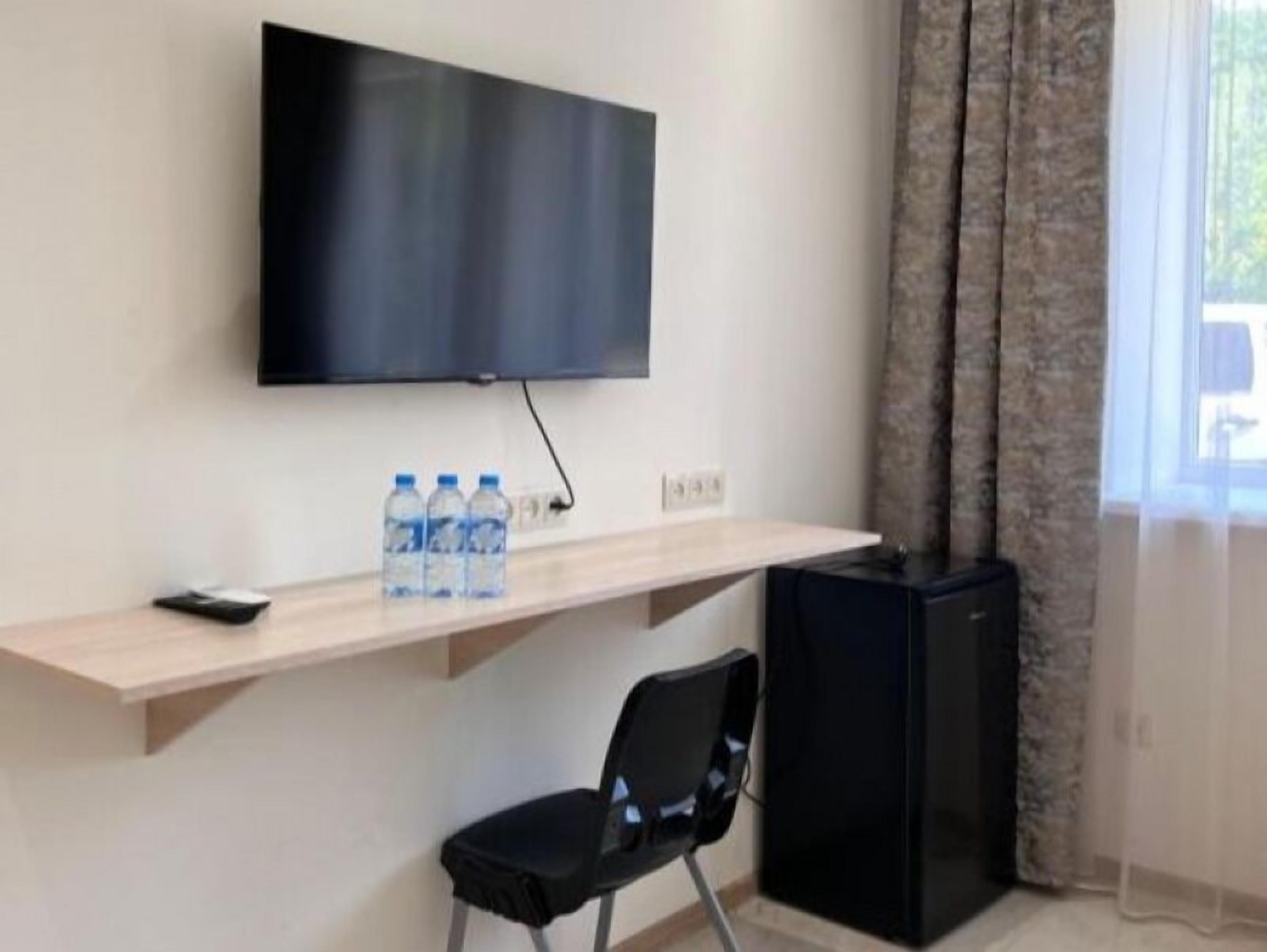 Dreibettzimmer, Bergblick | Schallisolierte Zimmer, Bügeleisen/Bügelbrett, kostenloses WLAN