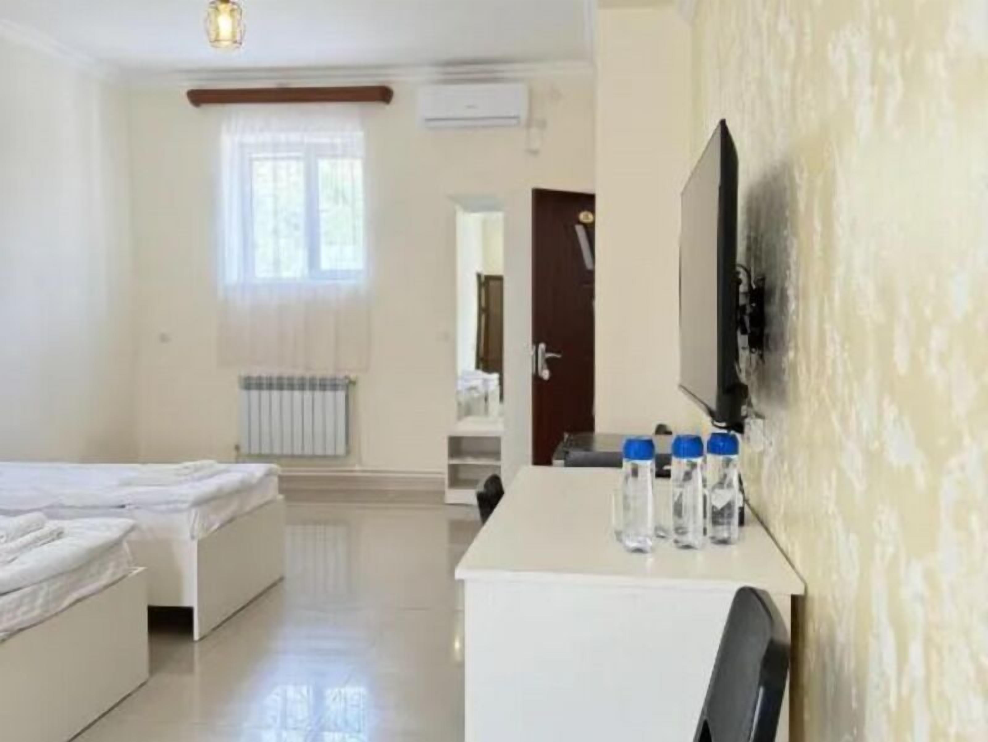 Superior-Dreibettzimmer, Bergblick | Schallisolierte Zimmer, Bügeleisen/Bügelbrett, kostenloses WLAN