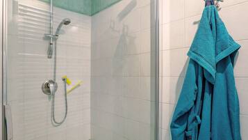 Shower, towels