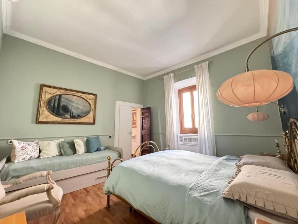 Junior-Apartment, Balkon, Stadtblick | Verdunkelungsvorhänge, schallisolierte Zimmer, Bügeleisen/Bügelbrett
