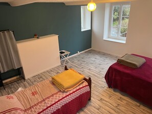 WiFi, bed sheets - Countryside Cottage on a Farm (Isigny-sur-Mer)