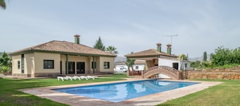 Villa „Las Viñas Ronda“ mit Bergblick, WLAN und Klimaanlage