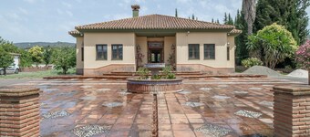 Villa 'Las Viñas Ronda' with Mountain View, Wi-Fi and Air Conditioning