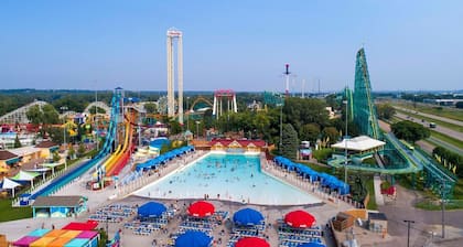 Welcome to the Sunshine Sweets Retreat! Family, Play, Vaca, & Work Friendly Stay