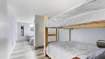 3 chambres, fer et planche à repasser, Wi-Fi gratuit