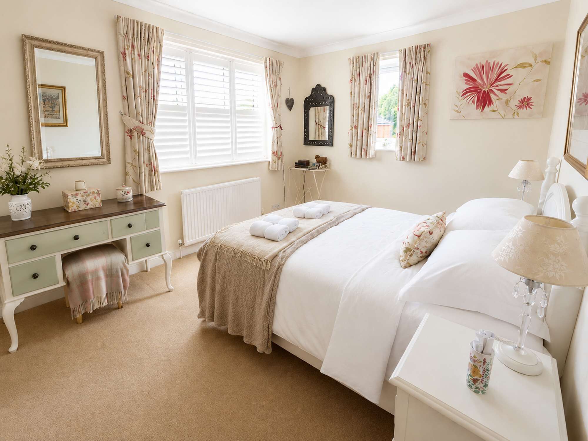 2 bedrooms, iron/ironing board, WiFi, bed sheets